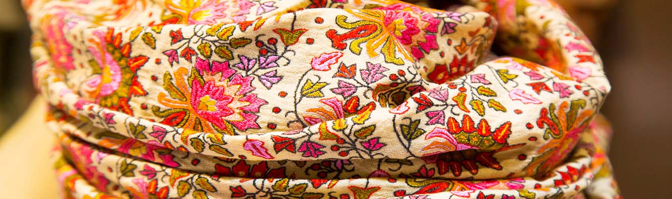 INSIST ON G I label ON YOUR PASHMINA